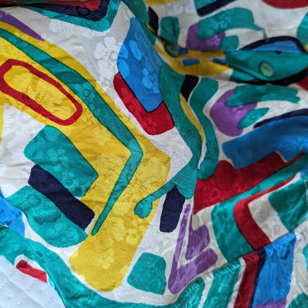 Argenti Vintage Bold Colorful Print Cropped Double Breasted Silk Blouse, size 6 - Picture 5 of 13